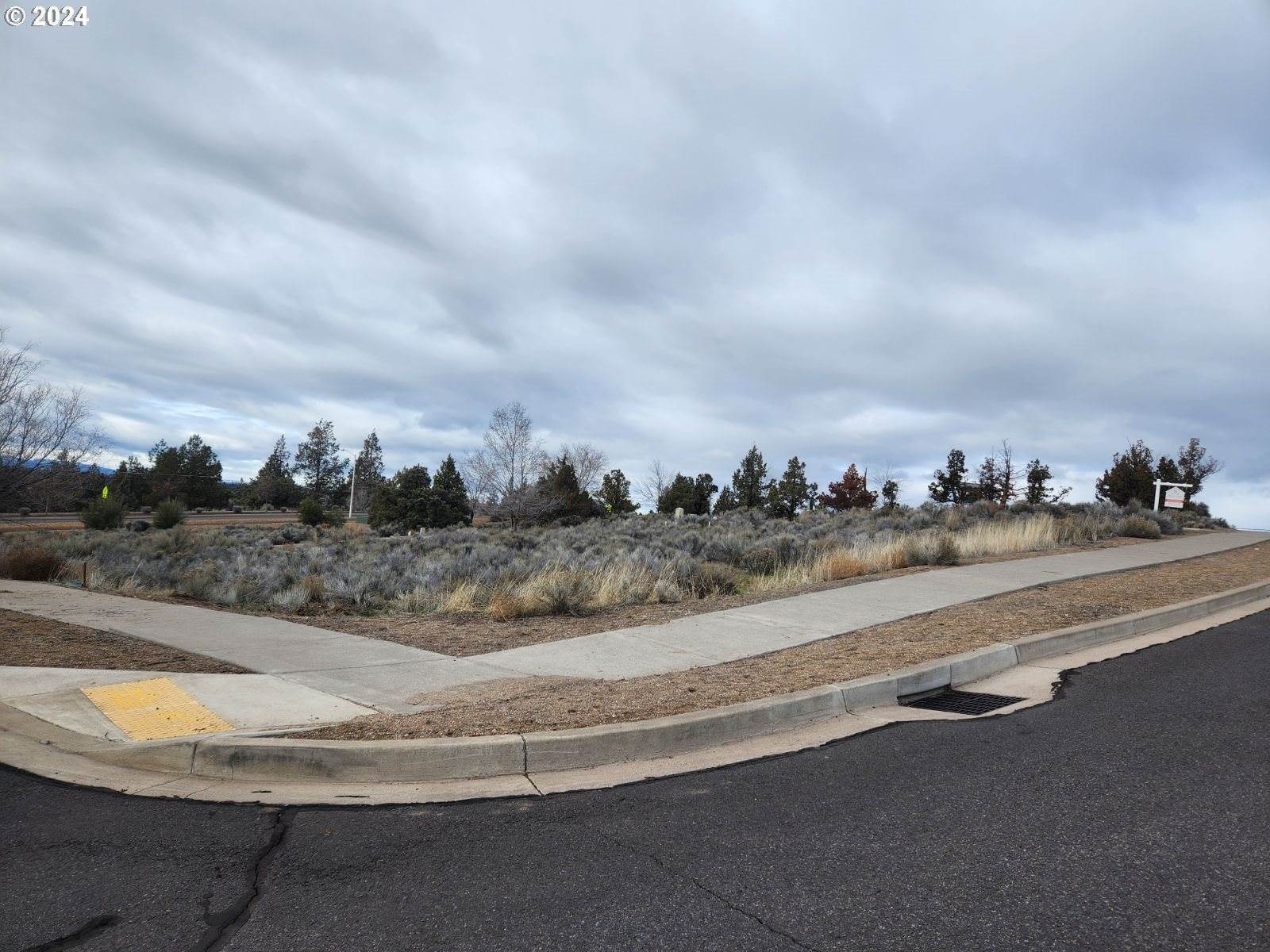 2200 SE Clover Ln, Madras, OR 97741