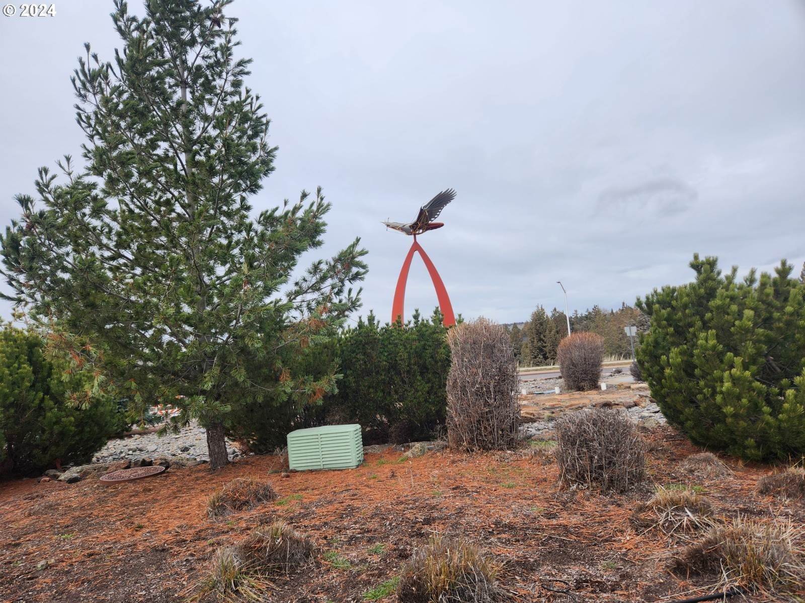 2200 SE Clover Ln, Madras, OR 97741