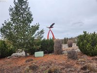 2200 SE Clover Ln, Madras, OR 97741