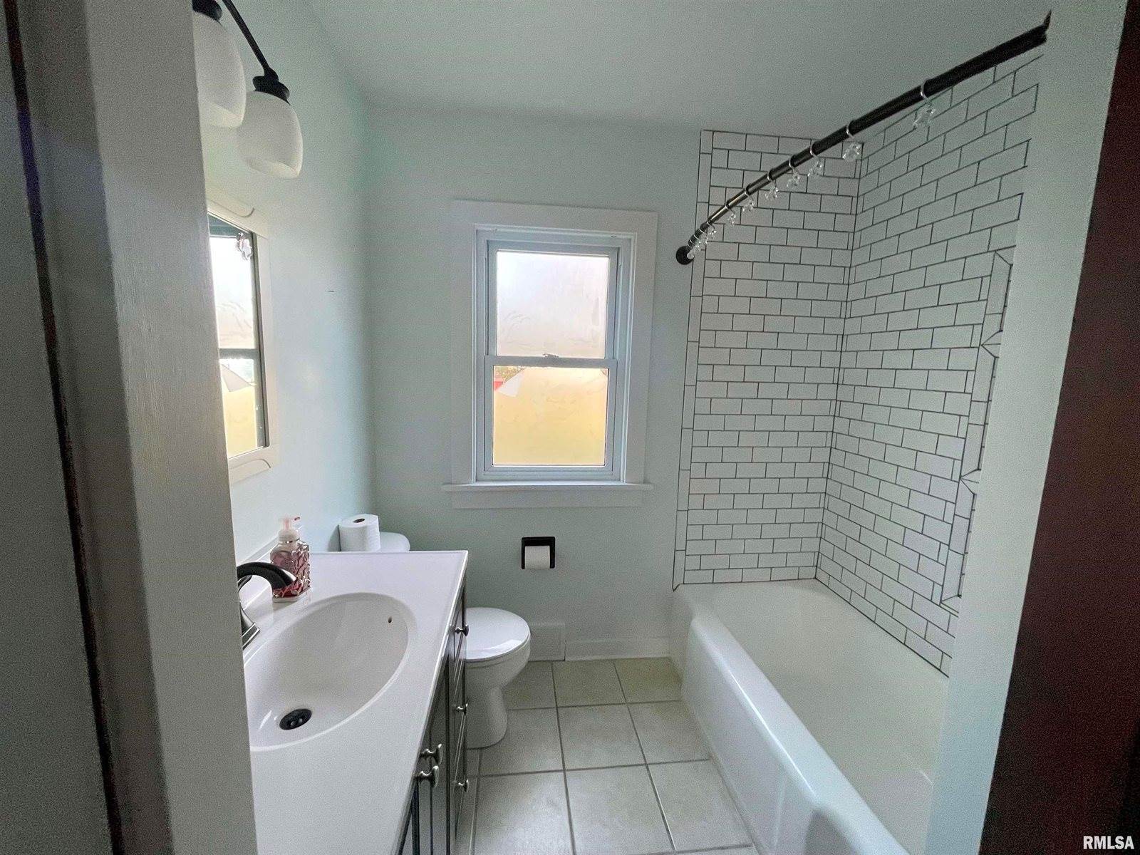 223 East South Street, Geneseo, IL 61254