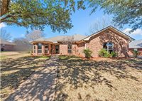 108 Whispering Meadows Drive, Hewitt, TX 76643