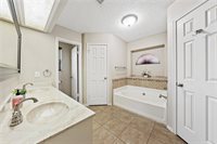 108 Whispering Meadows Drive, Hewitt, TX 76643