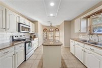 108 Whispering Meadows Drive, Hewitt, TX 76643