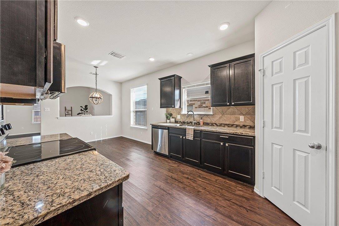 3208 Keathley Drive, Lorena, TX 76655