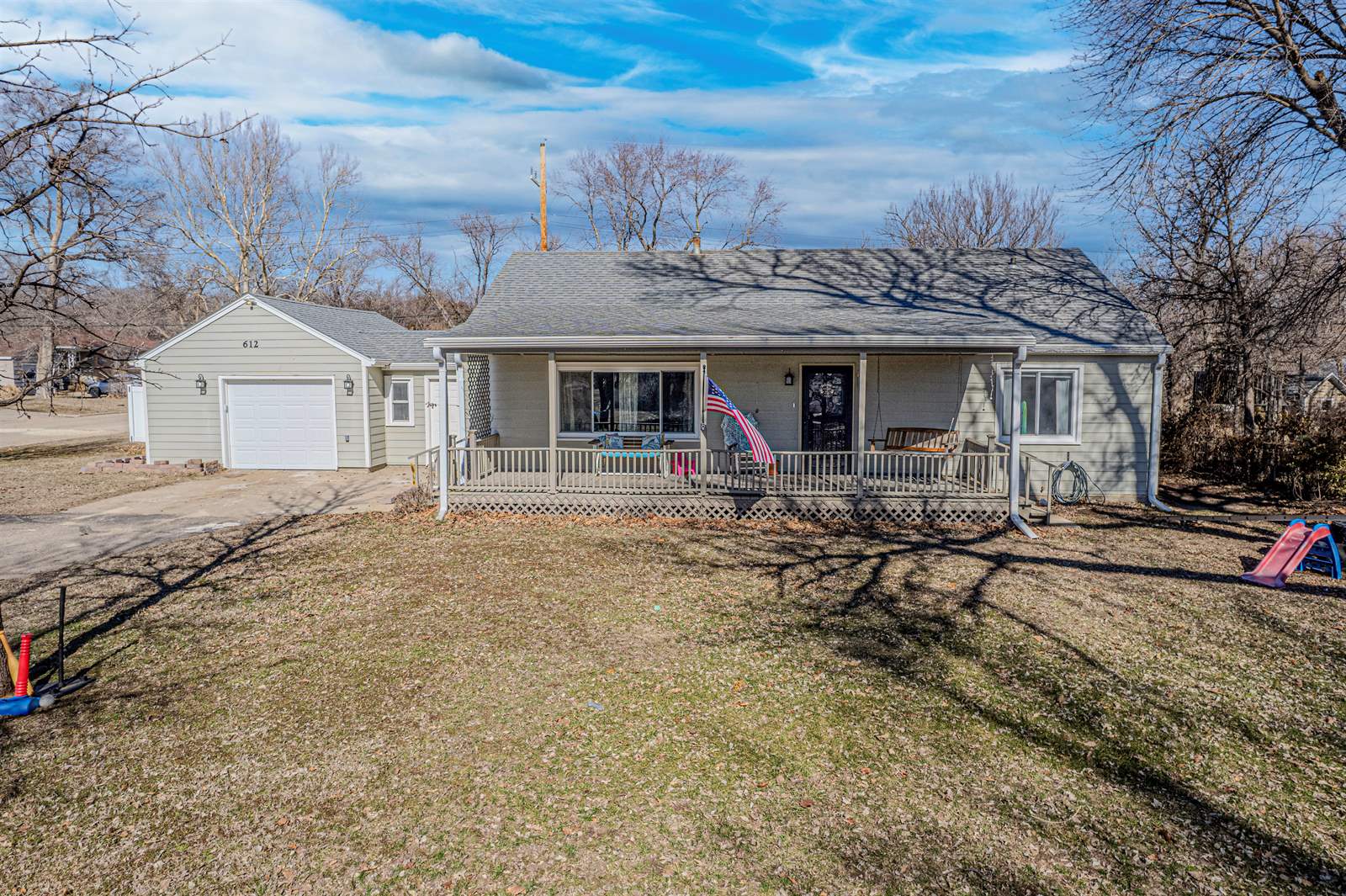 612 Stone Lane, Chapman, KS 67431