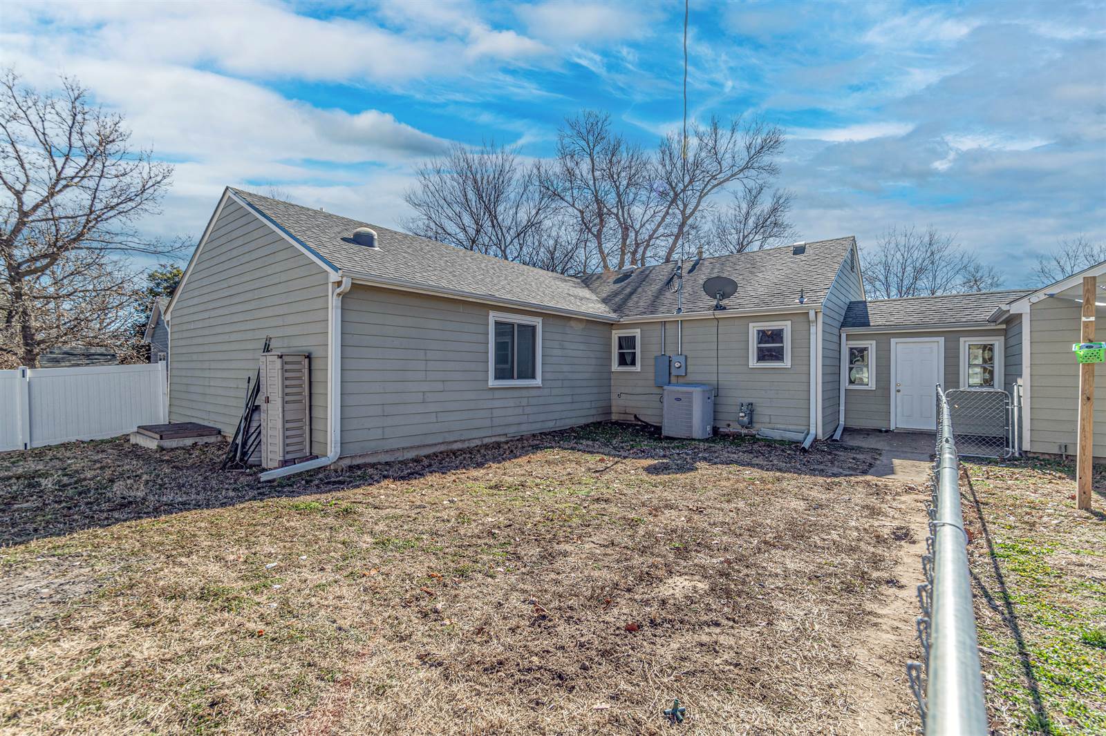 612 Stone Lane, Chapman, KS 67431