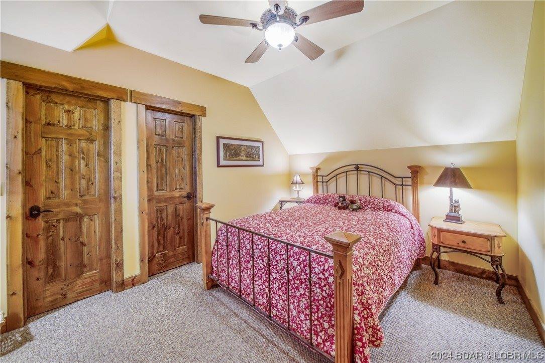 581 Cinnamon Ridge Road, Sunrise Beach, MO 65079