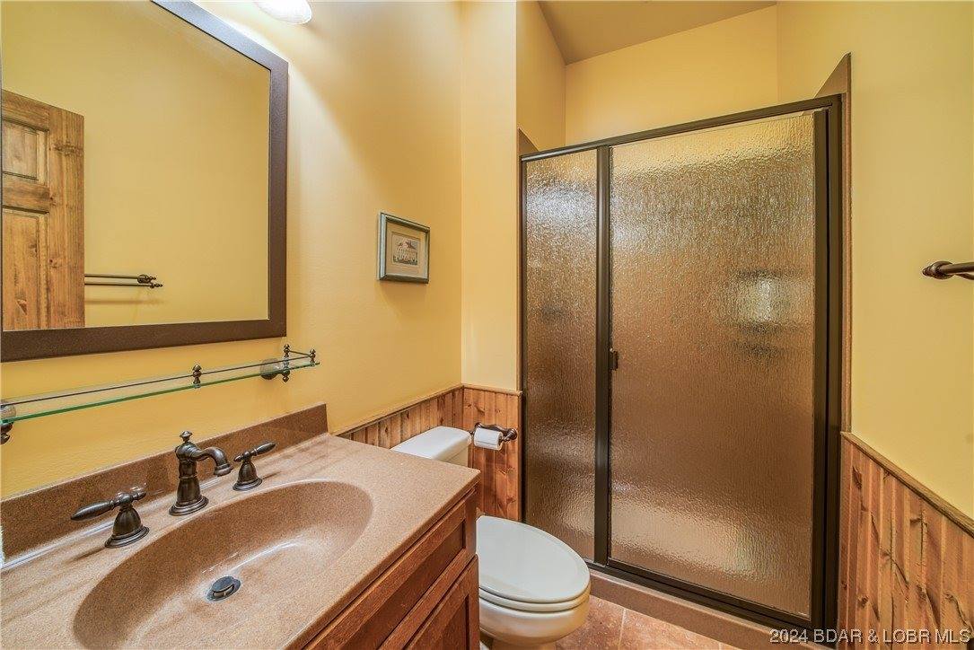 581 Cinnamon Ridge Road, Sunrise Beach, MO 65079