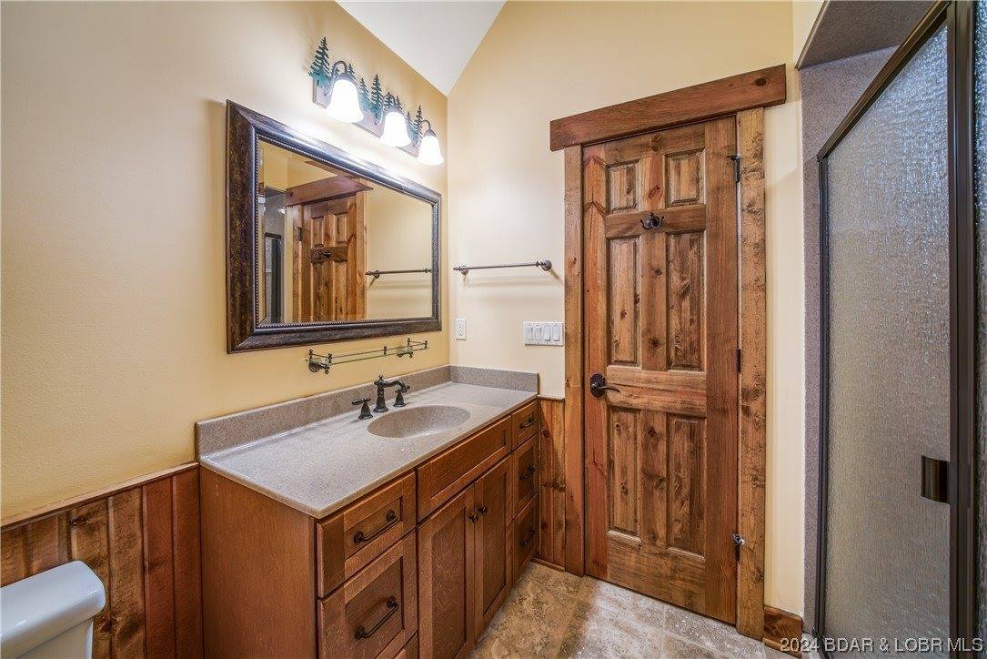 581 Cinnamon Ridge Road, Sunrise Beach, MO 65079