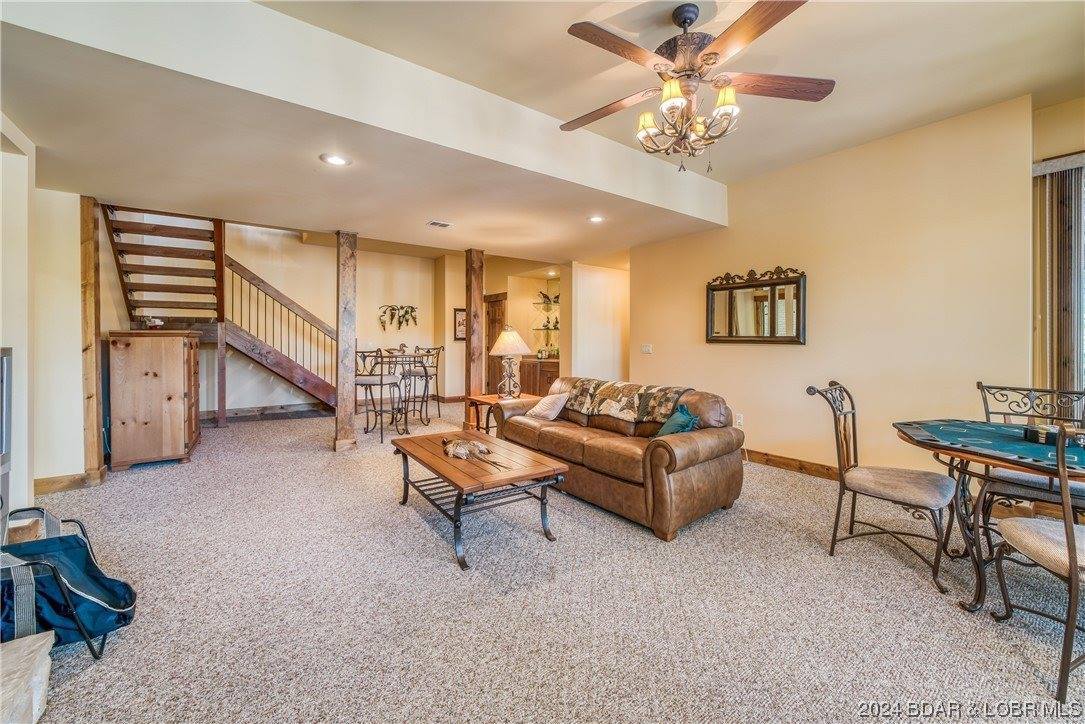 581 Cinnamon Ridge Road, Sunrise Beach, MO 65079