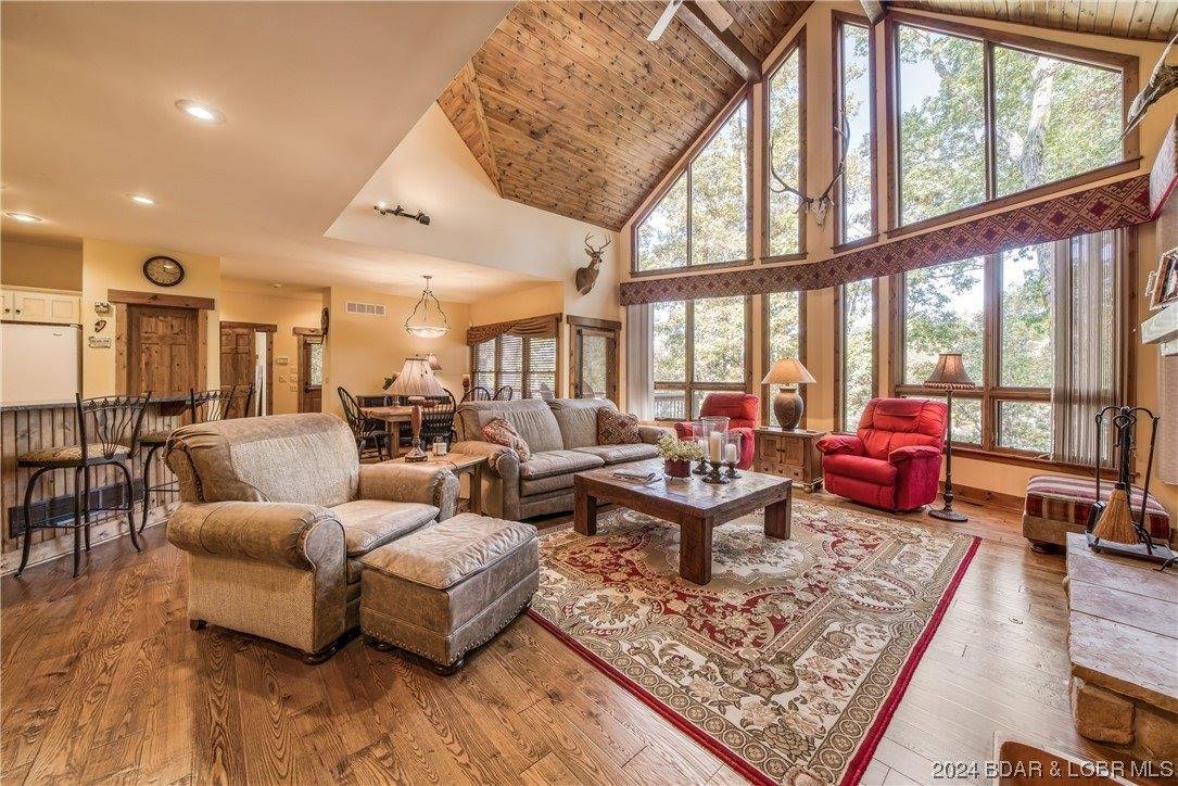 581 Cinnamon Ridge Road, Sunrise Beach, MO 65079