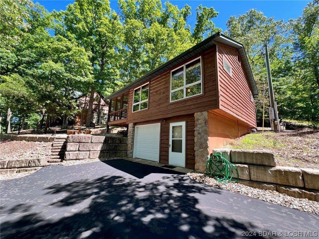 581 Cinnamon Ridge Road, Sunrise Beach, MO 65079