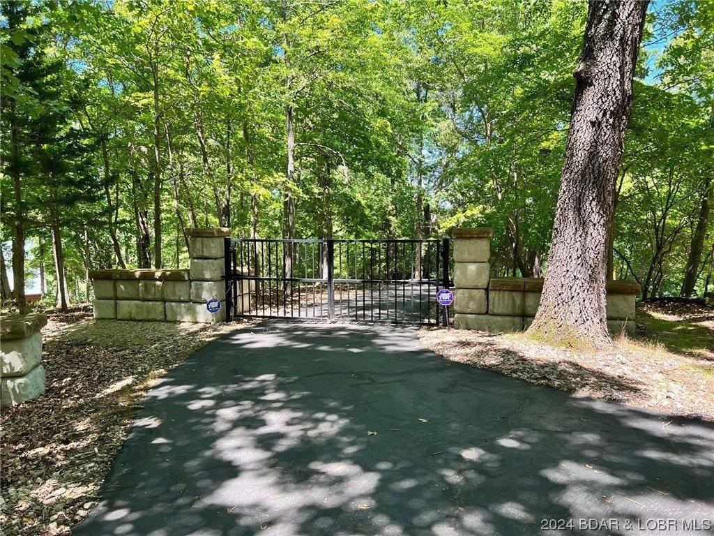 581 Cinnamon Ridge Road, Sunrise Beach, MO 65079