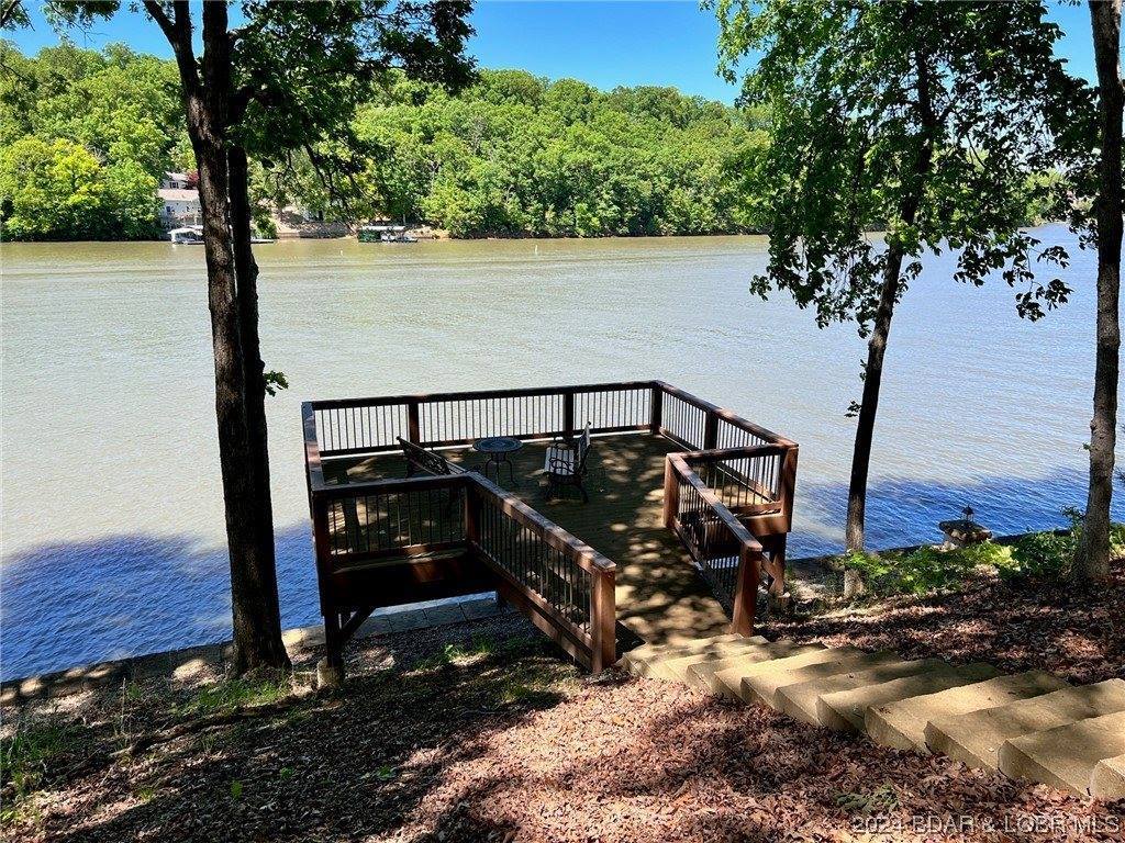 581 Cinnamon Ridge Road, Sunrise Beach, MO 65079