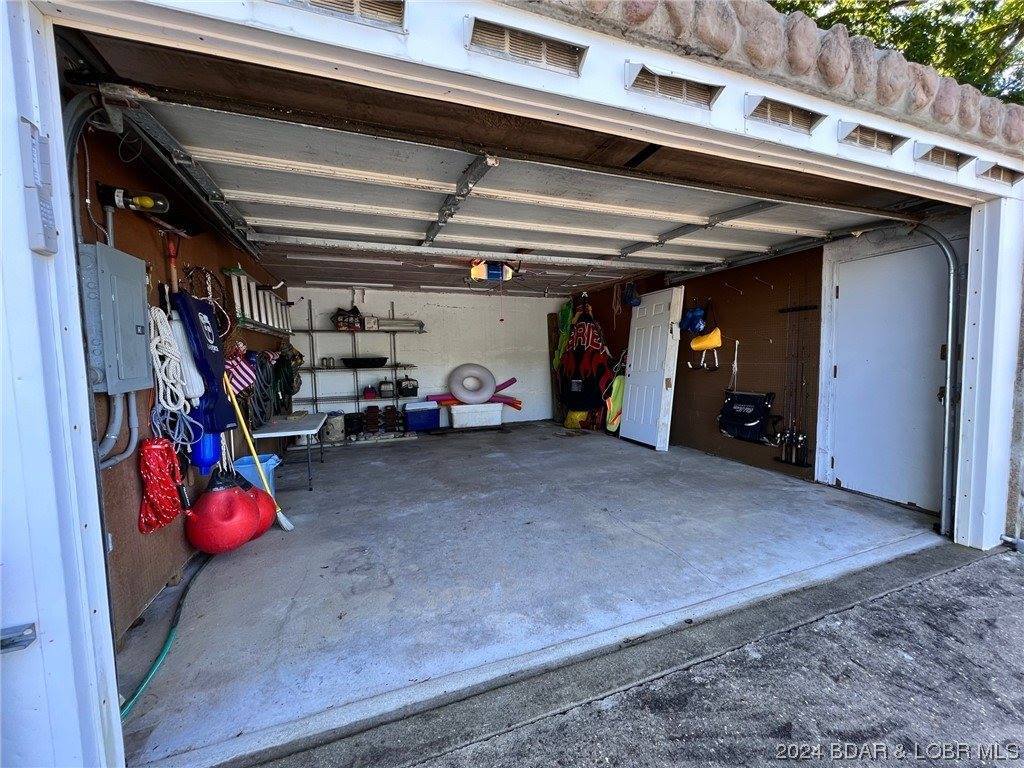 581 Cinnamon Ridge Road, Sunrise Beach, MO 65079