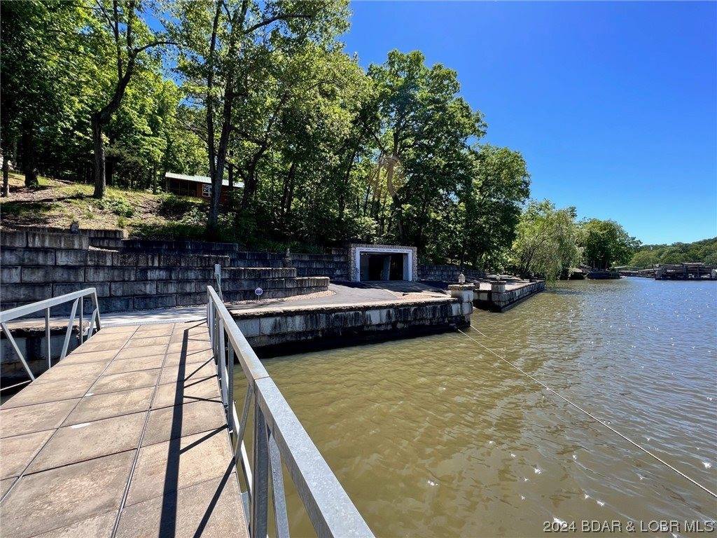 581 Cinnamon Ridge Road, Sunrise Beach, MO 65079