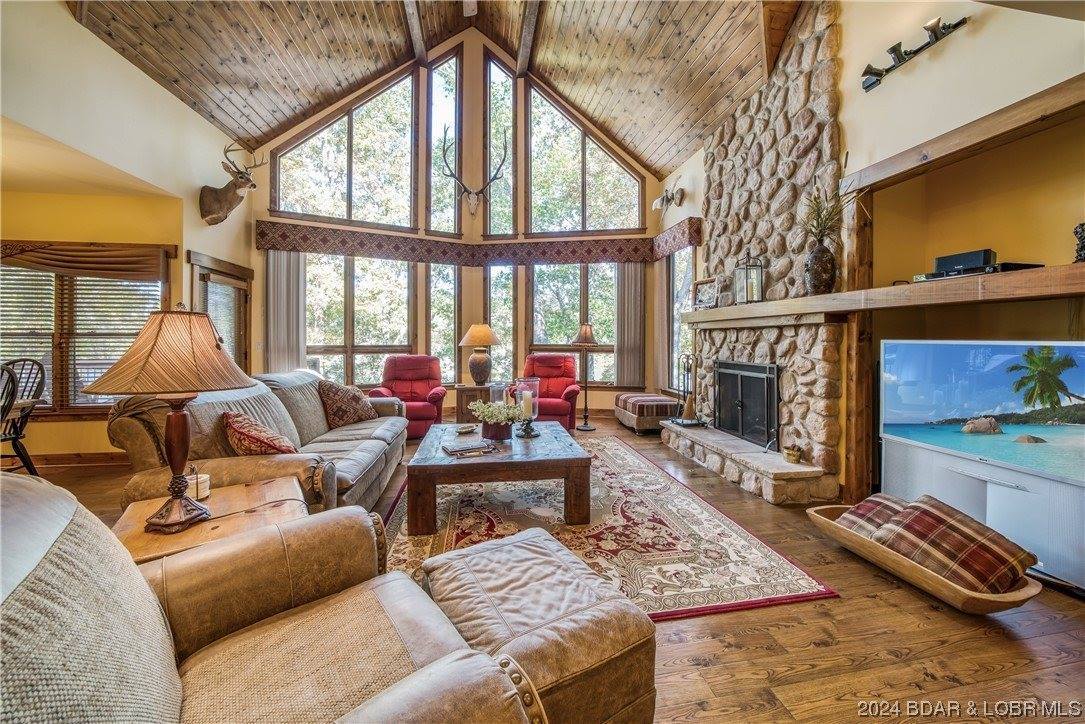 581 Cinnamon Ridge Road, Sunrise Beach, MO 65079