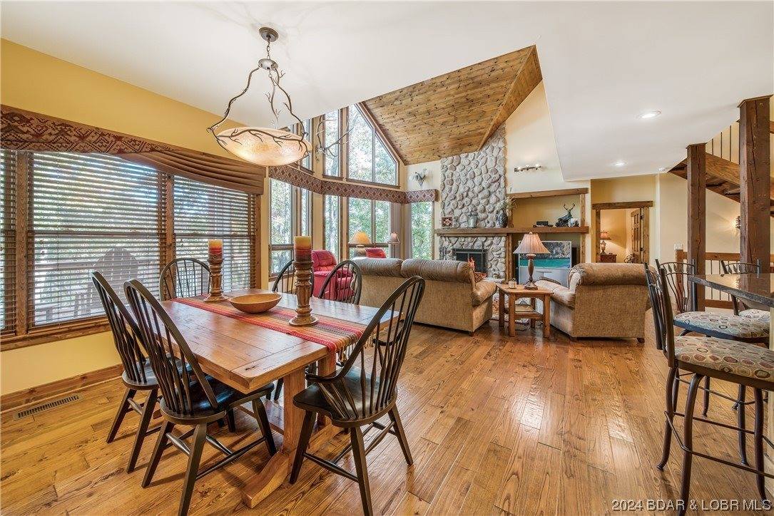 581 Cinnamon Ridge Road, Sunrise Beach, MO 65079