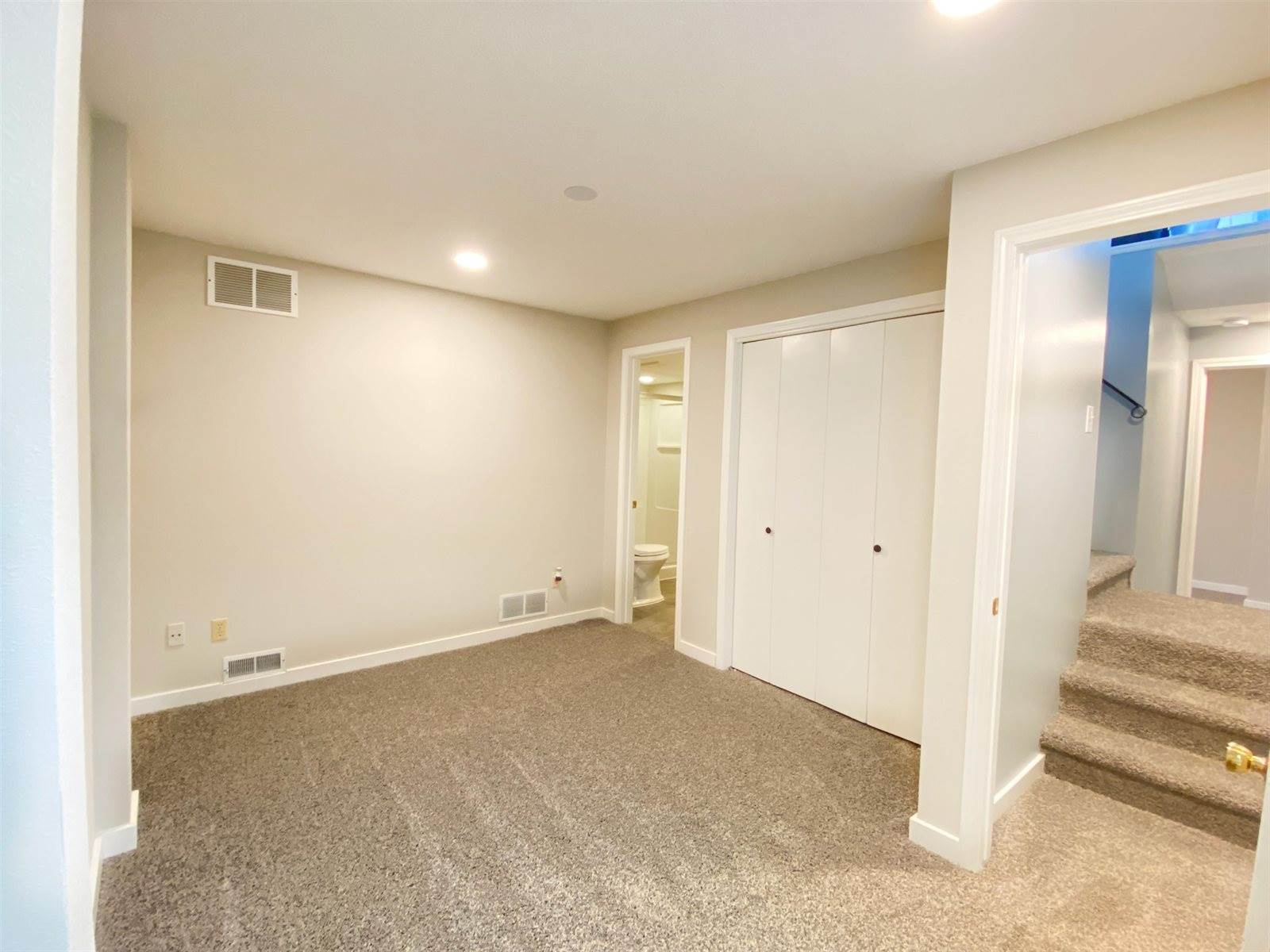 1717 S Cypress St Apt 212, Wichita, KS 67207