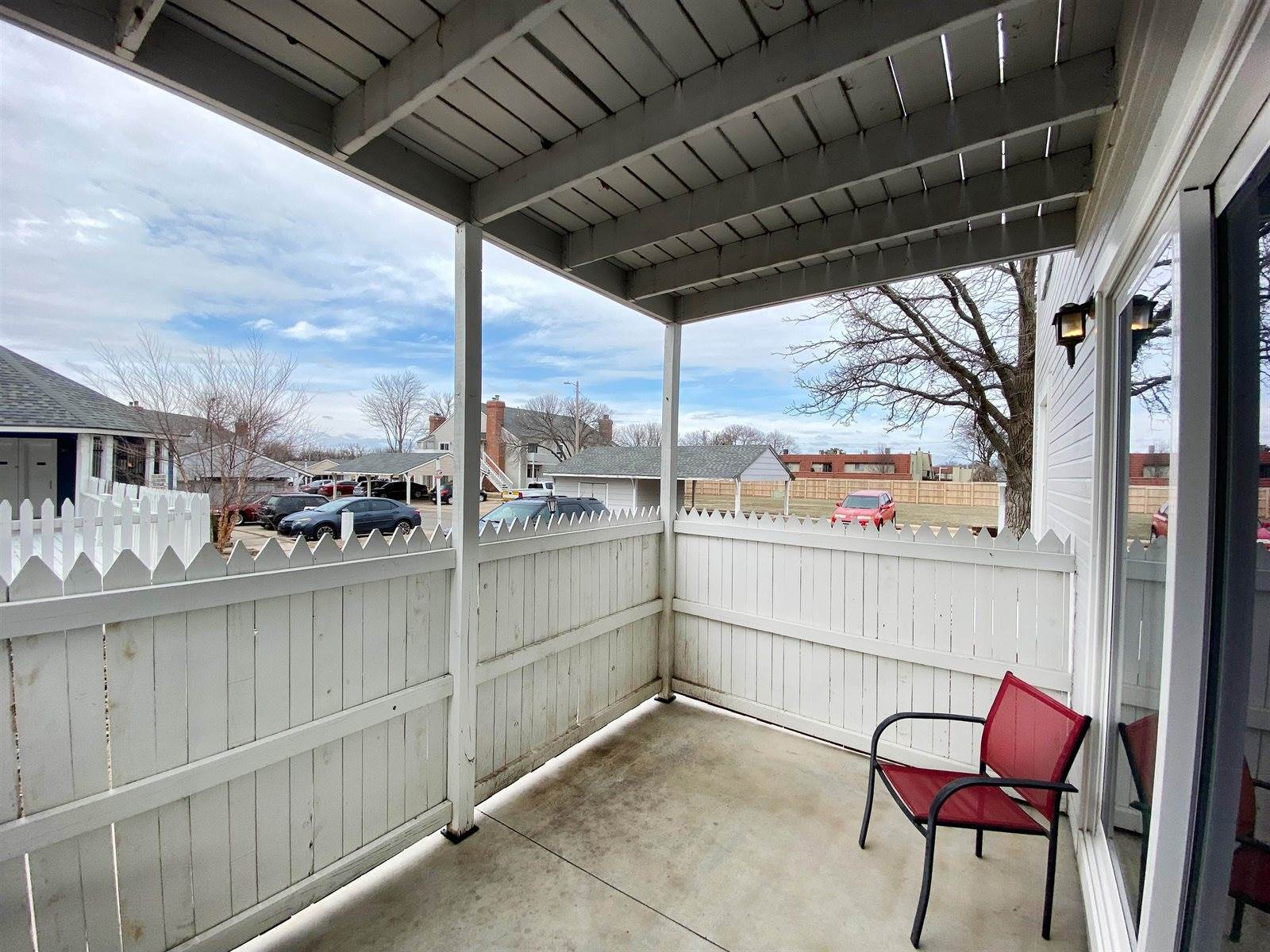 1717 S Cypress St Apt 212, Wichita, KS 67207