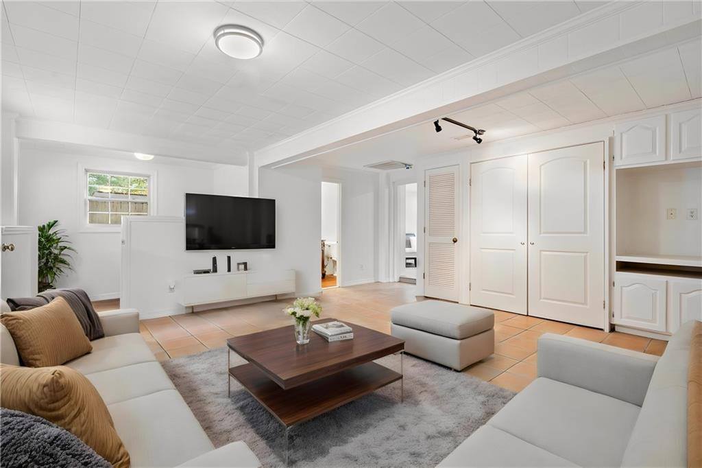 563 Richardson Drive East, Mobile, AL 36606