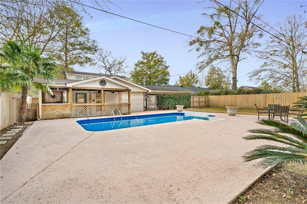 563 Richardson Drive East, Mobile, AL 36606