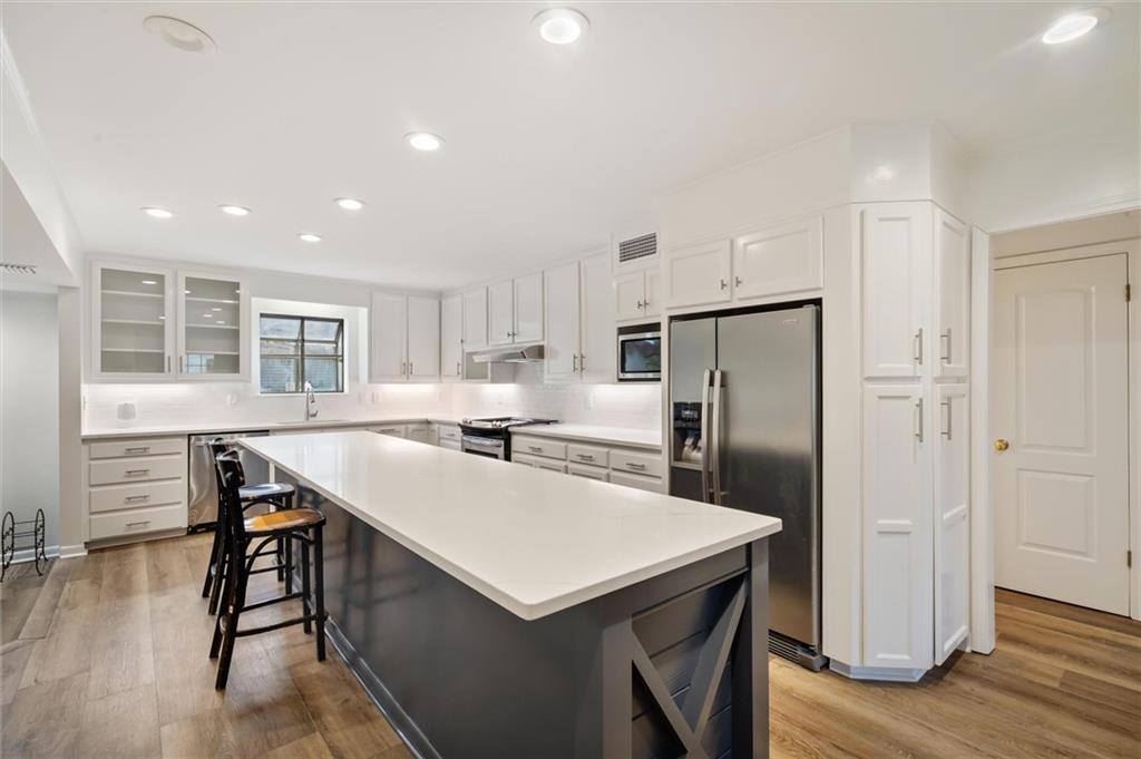 563 Richardson Drive East, Mobile, AL 36606