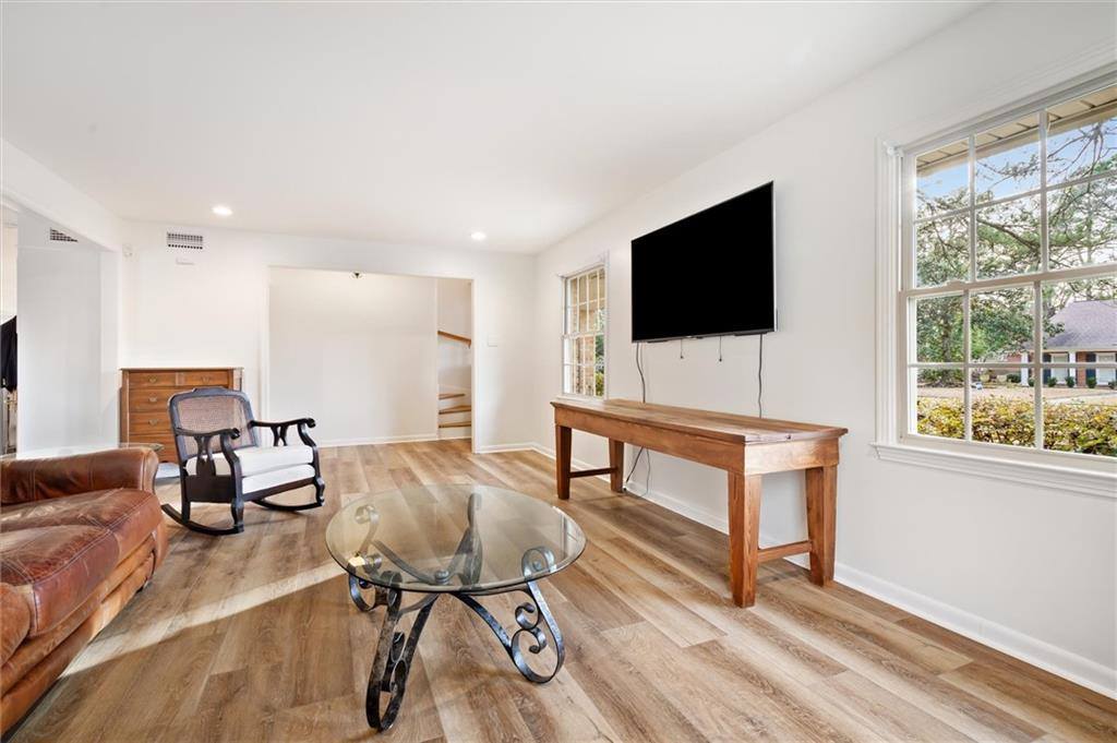 563 Richardson Drive East, Mobile, AL 36606