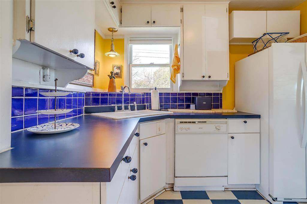 3700 Ellsmere Court, Fort Worth, TX 76103