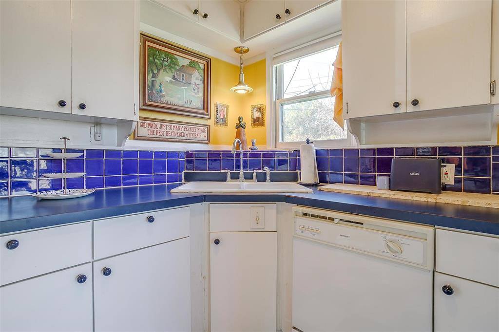 3700 Ellsmere Court, Fort Worth, TX 76103