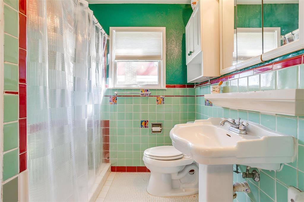 3700 Ellsmere Court, Fort Worth, TX 76103