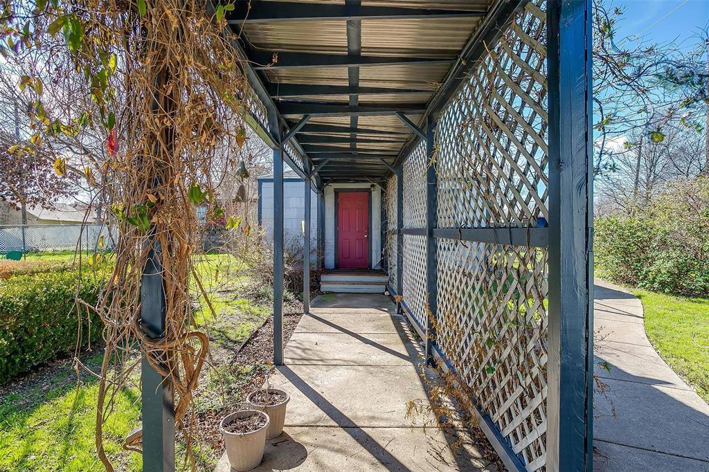 3700 Ellsmere Court, Fort Worth, TX 76103