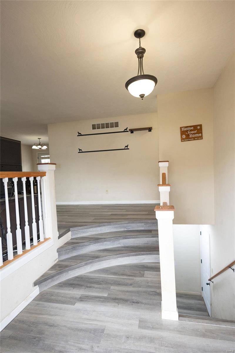 15400 Triangle Lane, Saint Robert, MO 65584