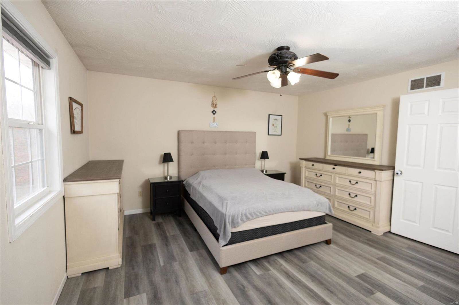 15400 Triangle Lane, Saint Robert, MO 65584