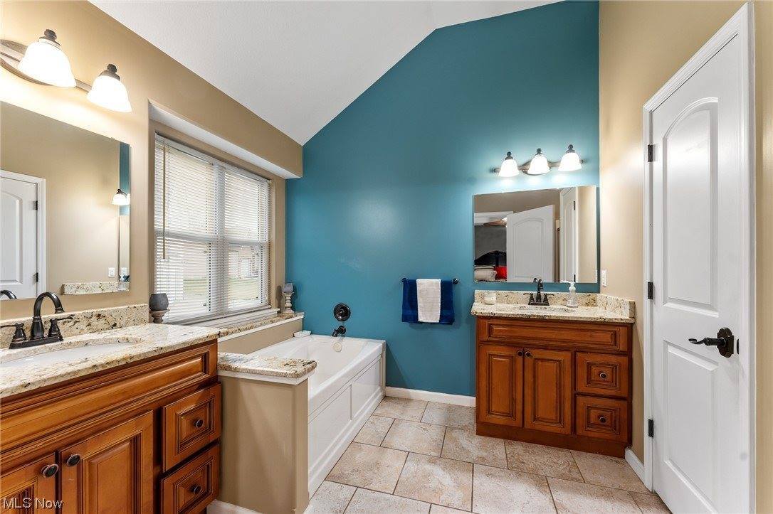 6444 Bay Meadow Court, Austintown, OH 44515