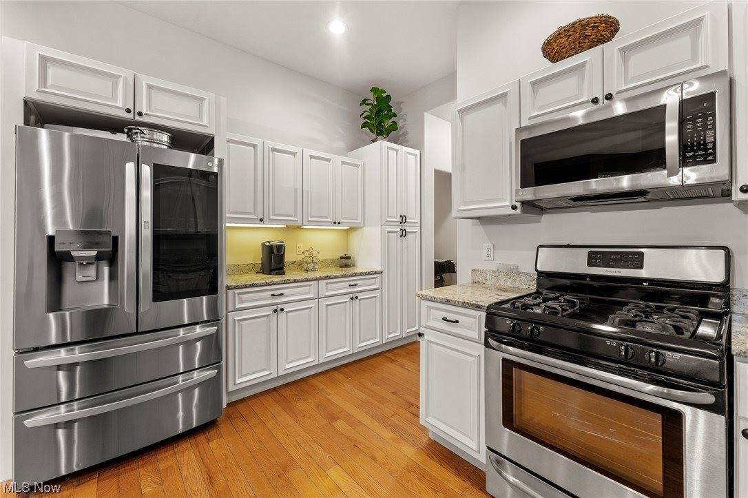 6444 Bay Meadow Court, Austintown, OH 44515