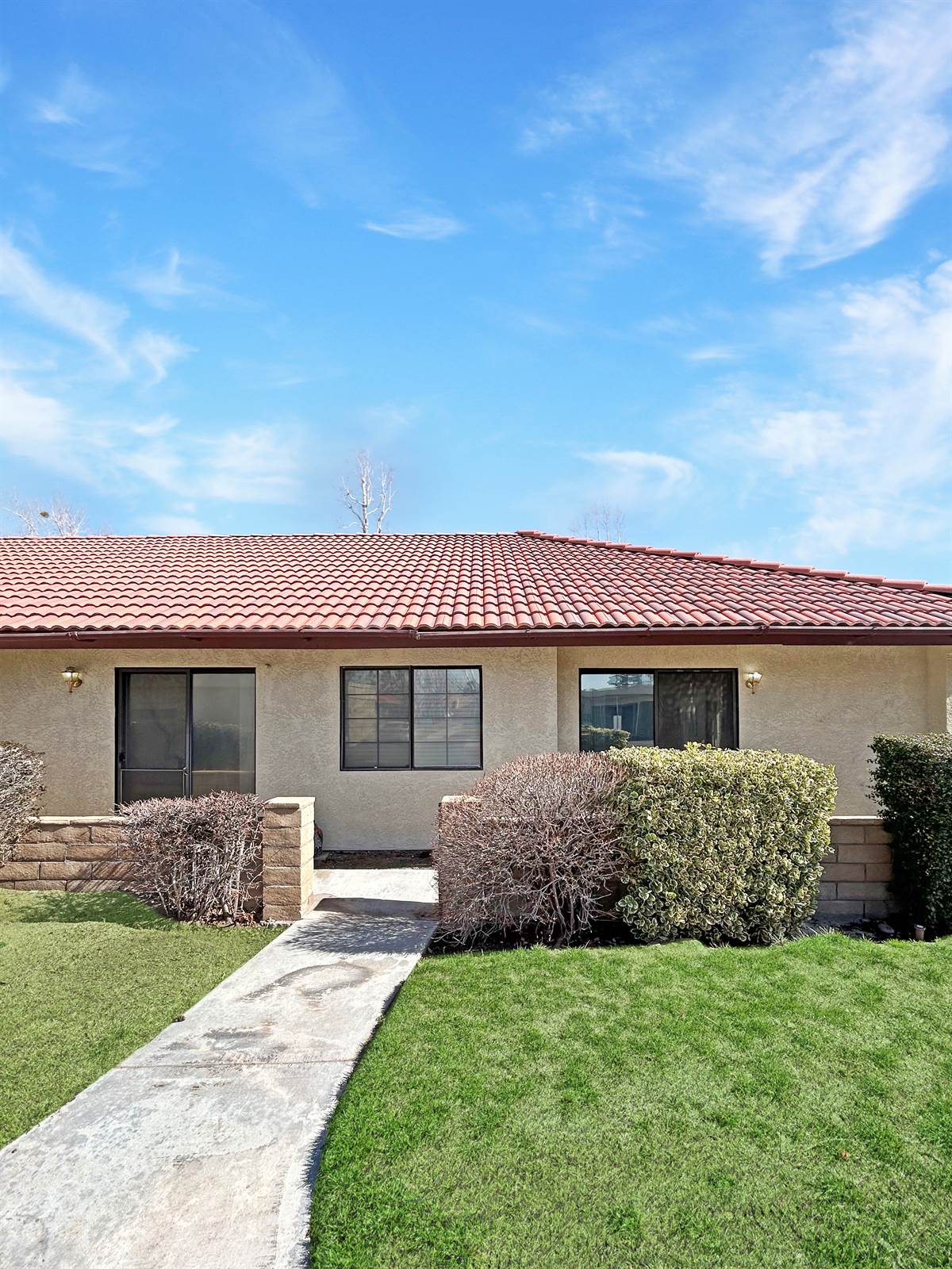 19227 Elm Drive, Apple Valley, CA 92308