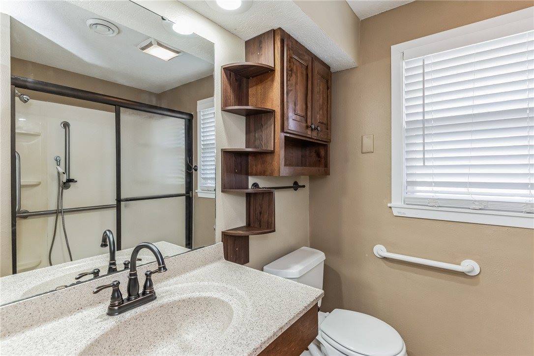 1059 23rd Street, West Des Moines, IA 50266