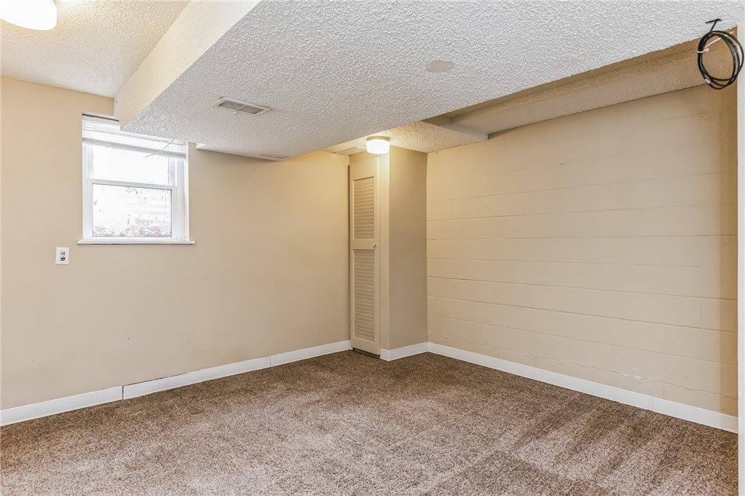 1059 23rd Street, West Des Moines, IA 50266