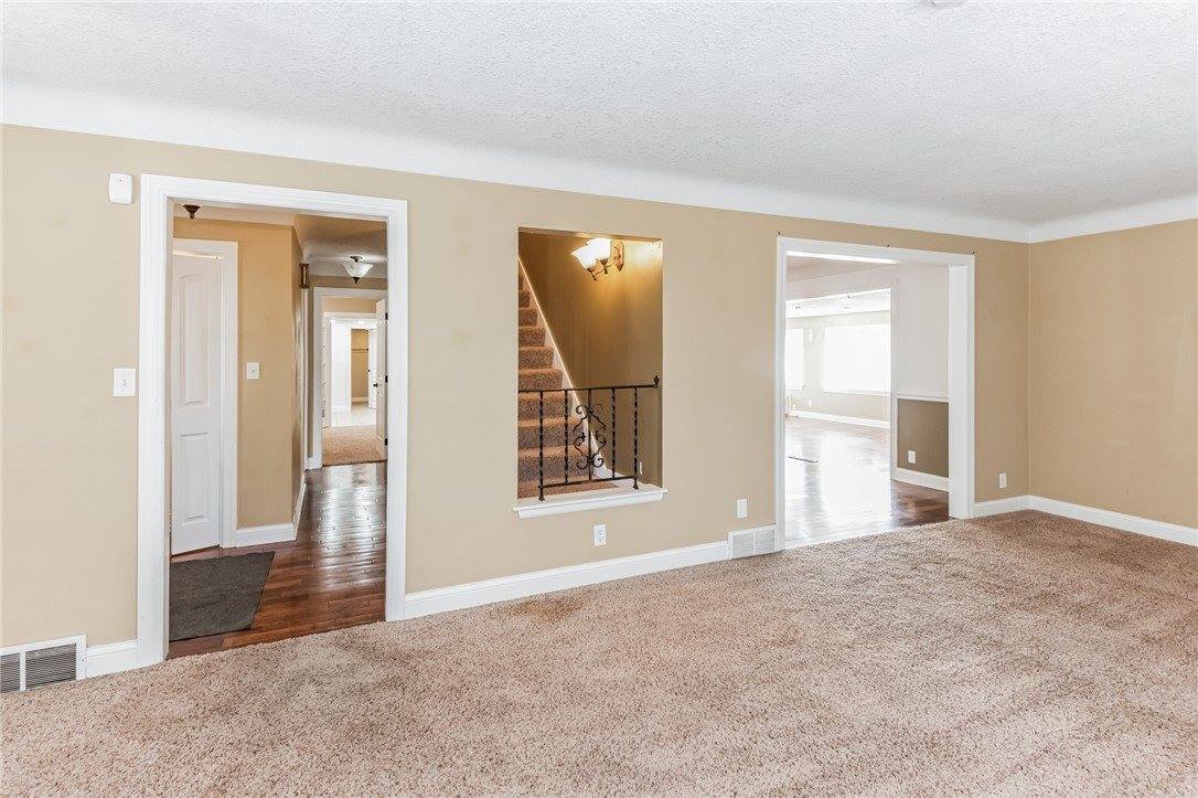 1059 23rd Street, West Des Moines, IA 50266