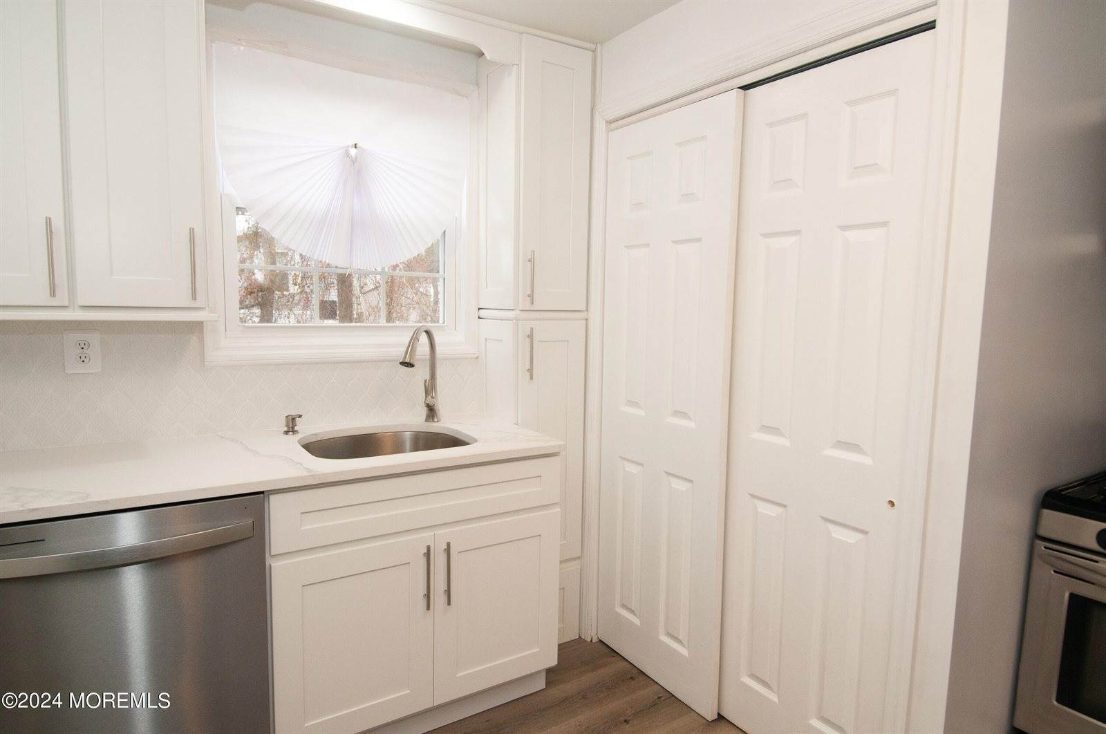 37 Central Avenue, Hazlet, NJ 07734