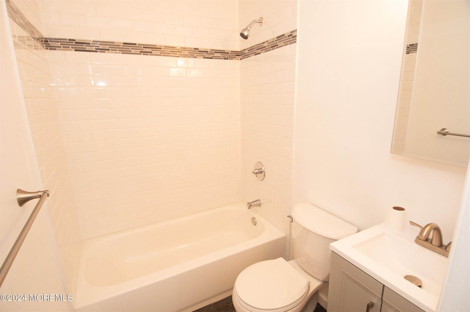 37 Central Avenue, Hazlet, NJ 07734