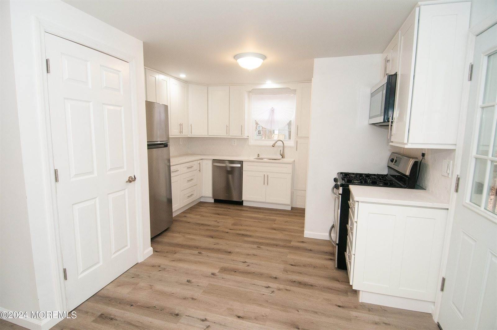 37 Central Avenue, Hazlet, NJ 07734