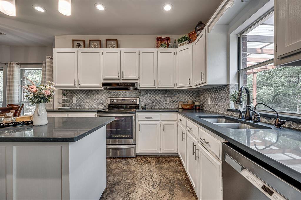 8184 Bramble Creek Court, Mansfield, TX 76063