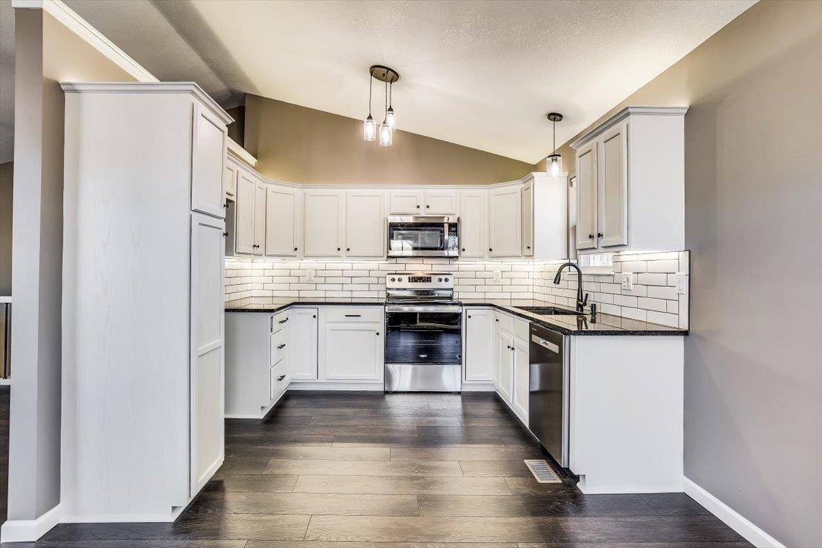 9410 E Marion St, Wichita, KS 67210