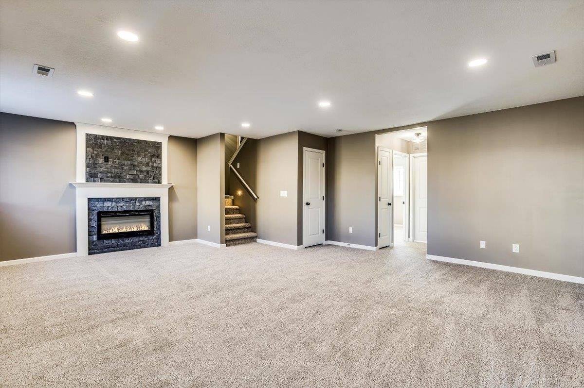 9410 E Marion St, Wichita, KS 67210