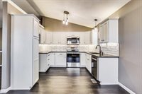 9410 E Marion St, Wichita, KS 67210