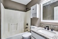 9410 E Marion St, Wichita, KS 67210