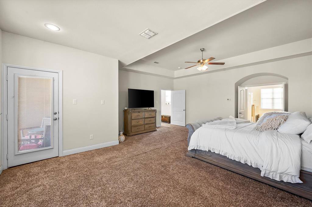 2660 Venice Drive, Grand Prairie, TX 75054