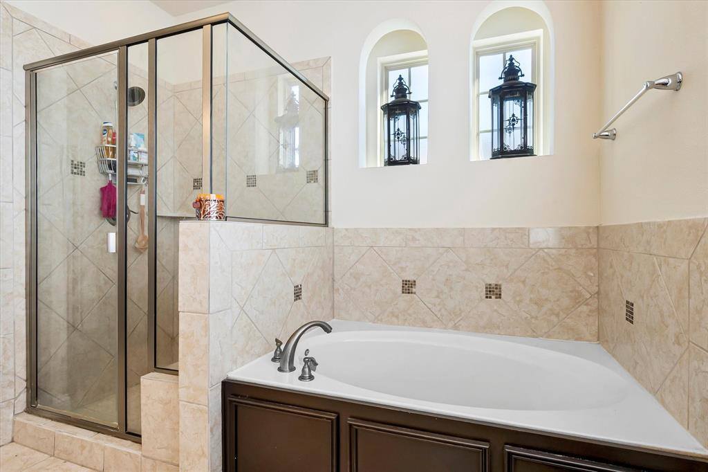 2660 Venice Drive, Grand Prairie, TX 75054